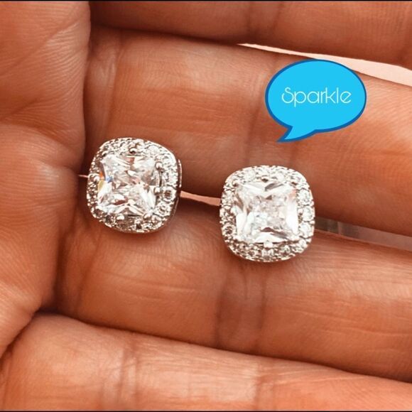 Last pair!Classic zircon studs in Sterling Silver - Picture 8 of 9